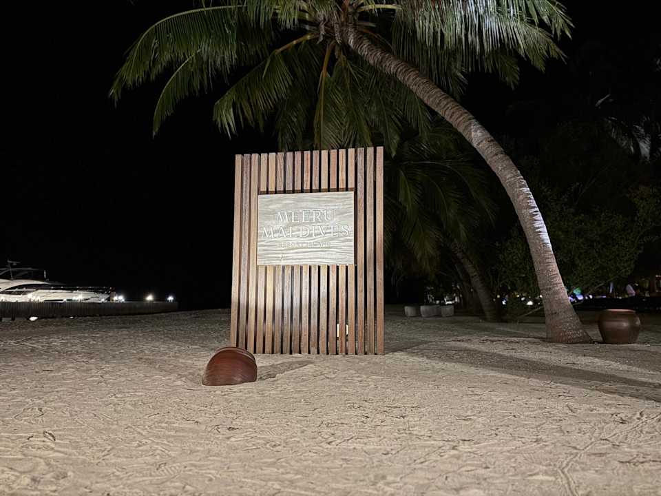 Strand Meeru Maldives Resort Island