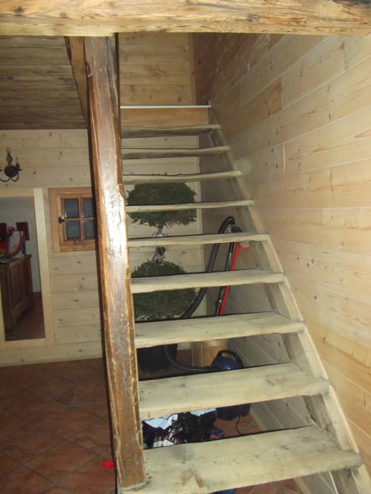 Treppenaufgang zu den Schlafzimmer Bauerndörfl Rindereben