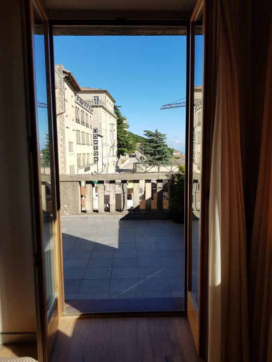 Zimmer Titano Suites Hotel