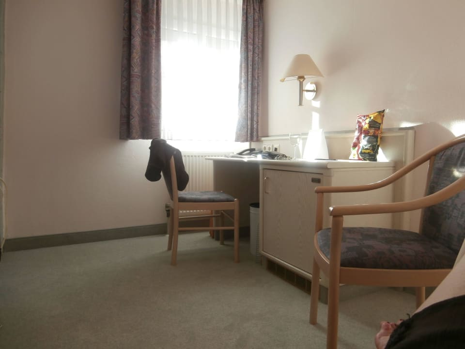 Minibar Schreibtisch Hotel Garni Am Ellinger Tor
