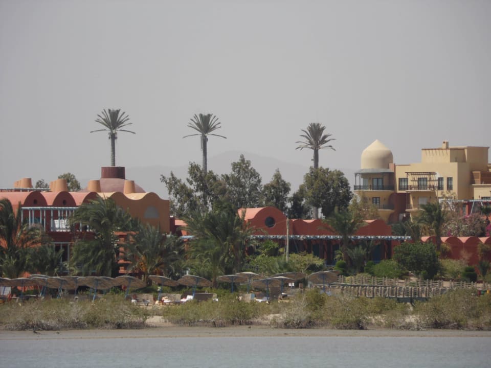 Cellphone-antennas as palmtrees Panorama Bungalows Resort El Gouna