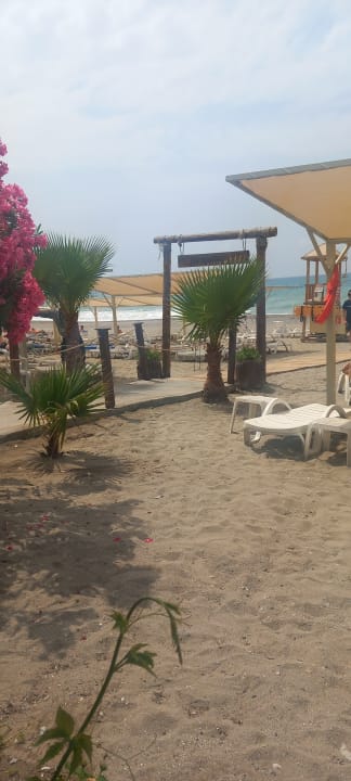 Strand Club Turtas Beach Hotel