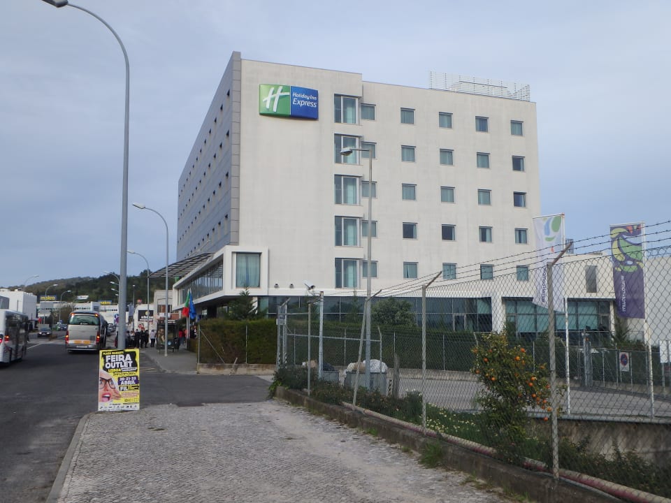 Außenansicht Hotel Holiday Inn Express Lisbon Alfragide