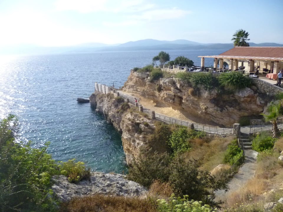 Felsweg zur Bühne, oben Restaurant Club Resort Atlantis