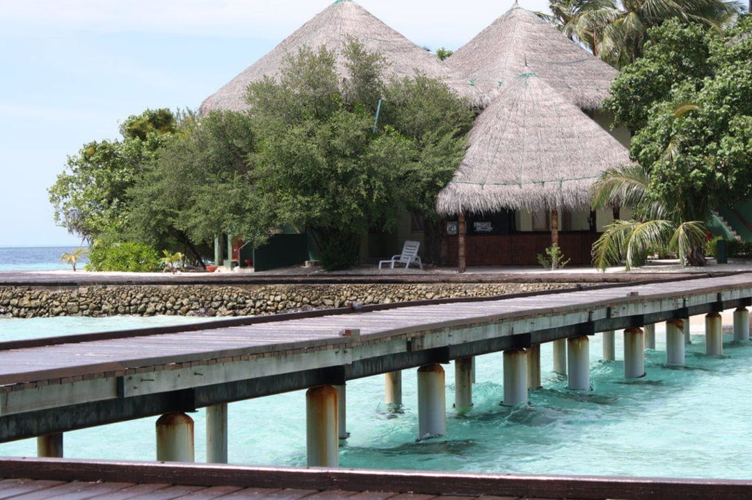 Gang vom Bungi zur Insel Adaaran Club Rannalhi - All Inclusive