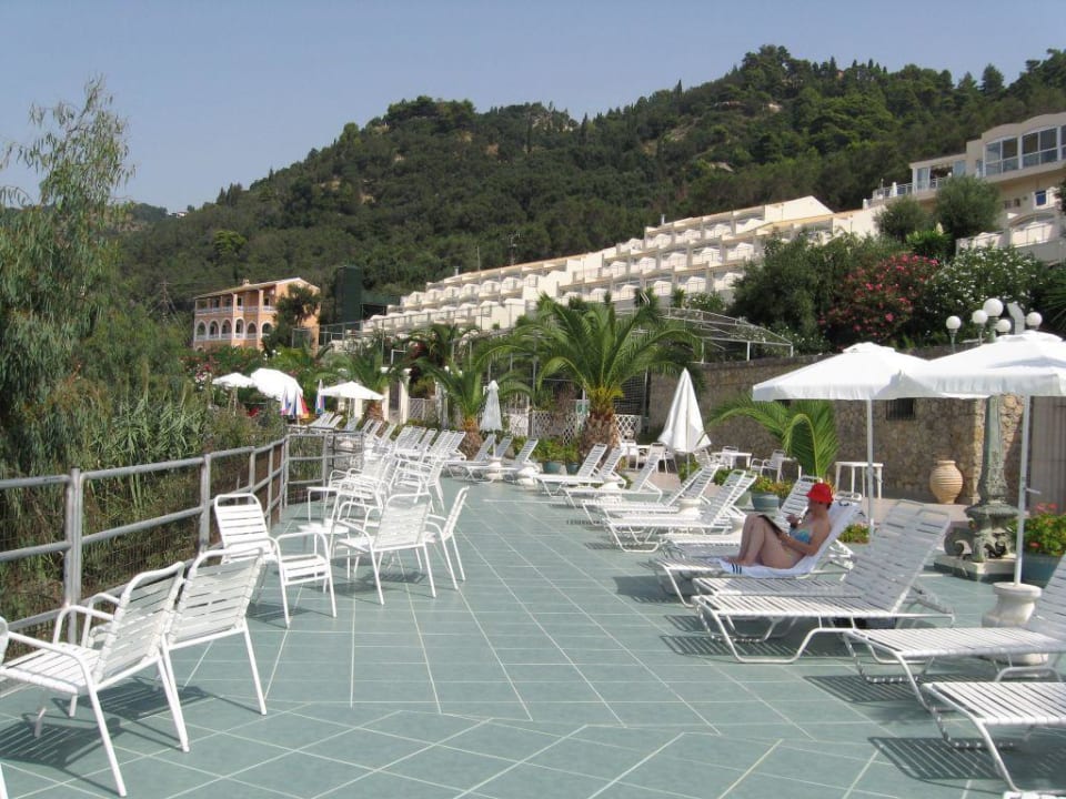 Веранда для загорания и отдыха Pelekas Monastery (Im Umbau/Renovierung)