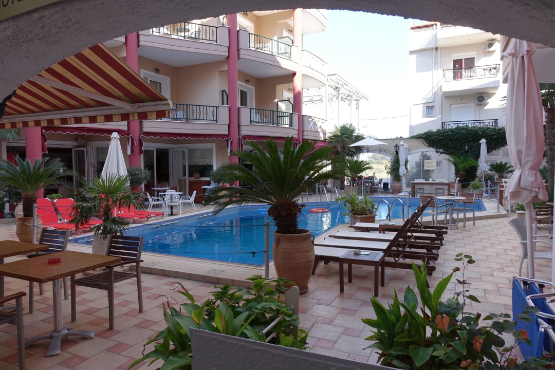 Am Pool Evilion Sea & Sun Hotel