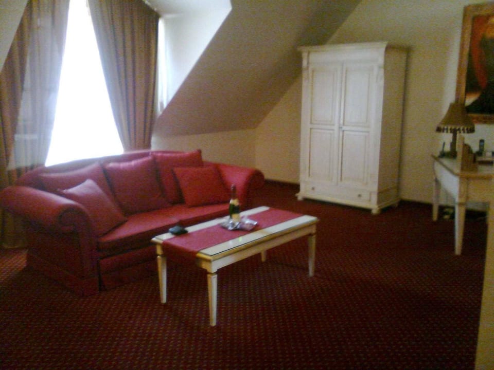 Wohnbereich (rechts Schreibtisch) Hotel St. George Residence