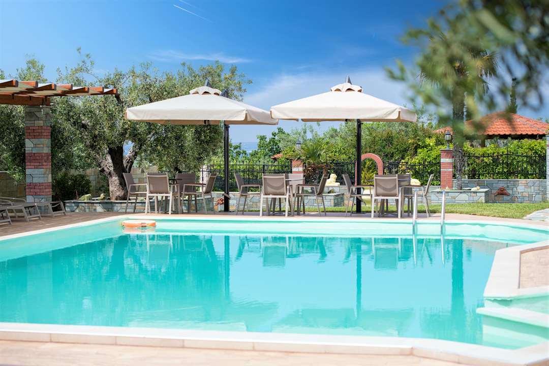 Pool SUNDAY RESORT Studios and Apartments