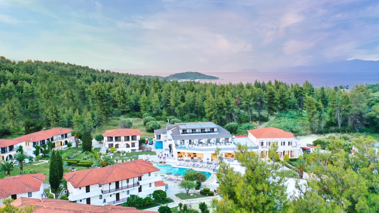 Außenansicht Hotel Chrousso Village