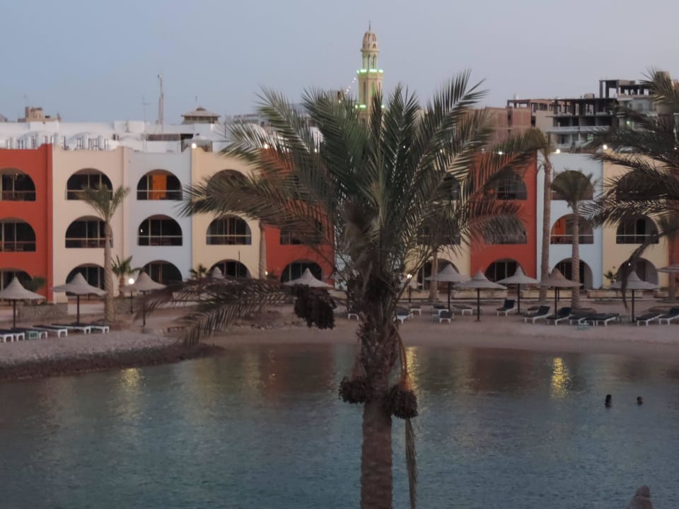 Blick vom Balkon auf die Lagune Arabia Azur Resort