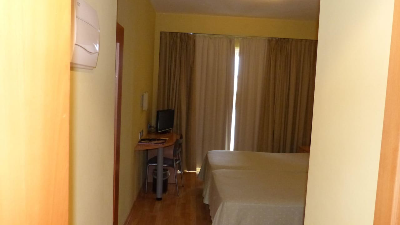 Eingang mit Blick ins Zimmer Zurbaran