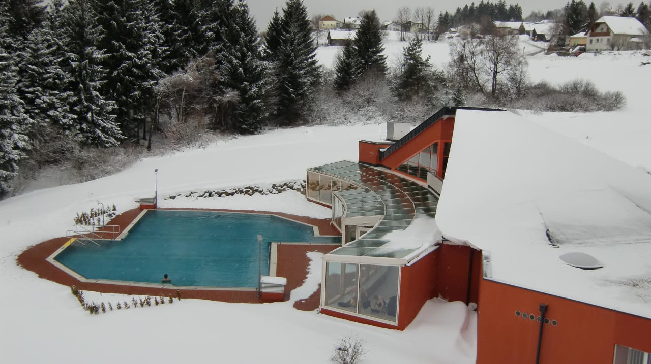 Außenpool Vivea Hotel Bad Traunstein