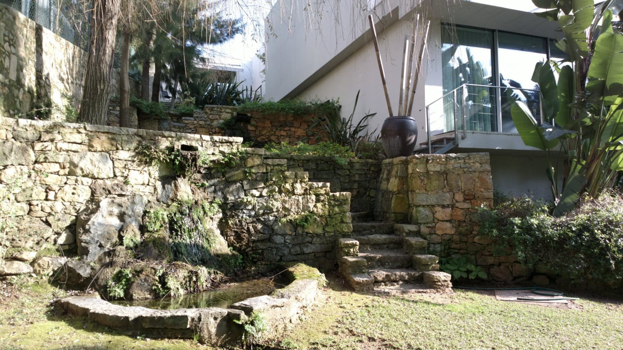 Neubau linke Seite eine Treppe Casa Vela Charm Guesthouse