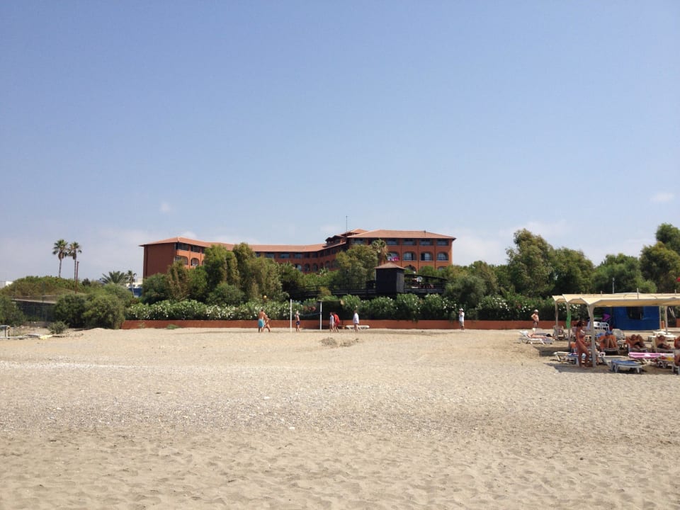 Hotel vom Meer aus gesehen Club Turtas Beach Hotel