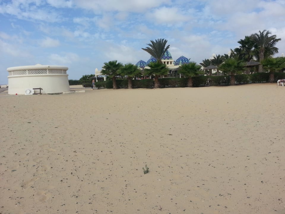Richtung Poolbar Hotel Riu Karamboa
