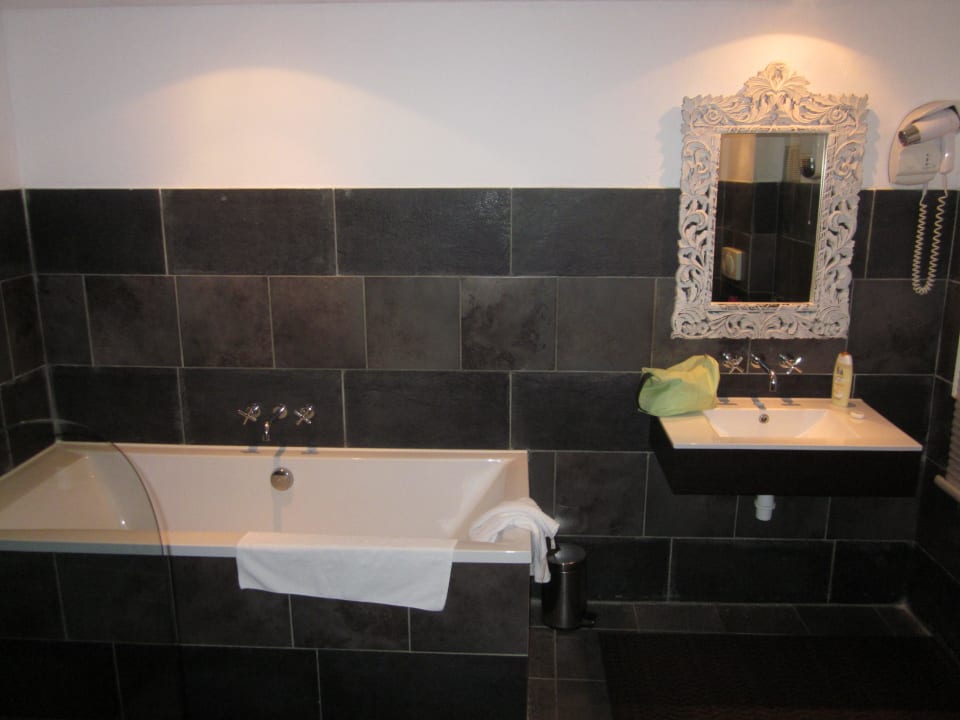 Bad Hotel Auberge De La Poulcière