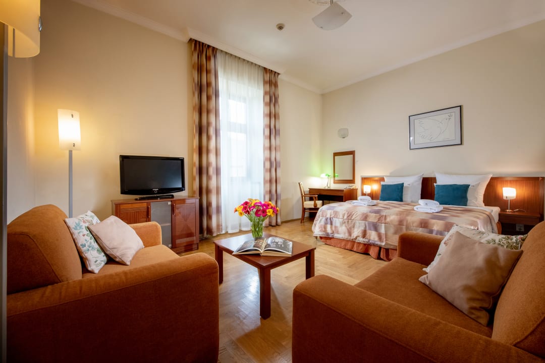 Zimmer Red Brick Apartments