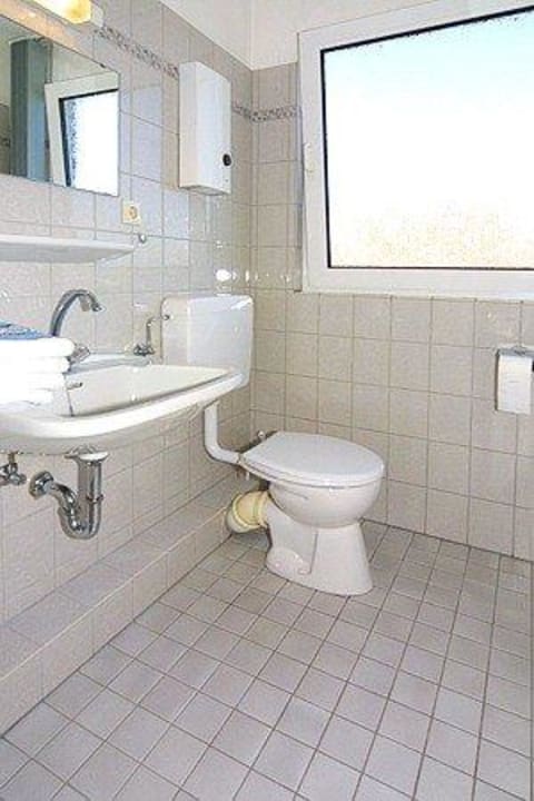 Badezimmer, Wohnung "oben links" Haus Pamir