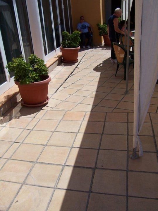 Gebrochenes Fundament Chatur Playa Real Resort