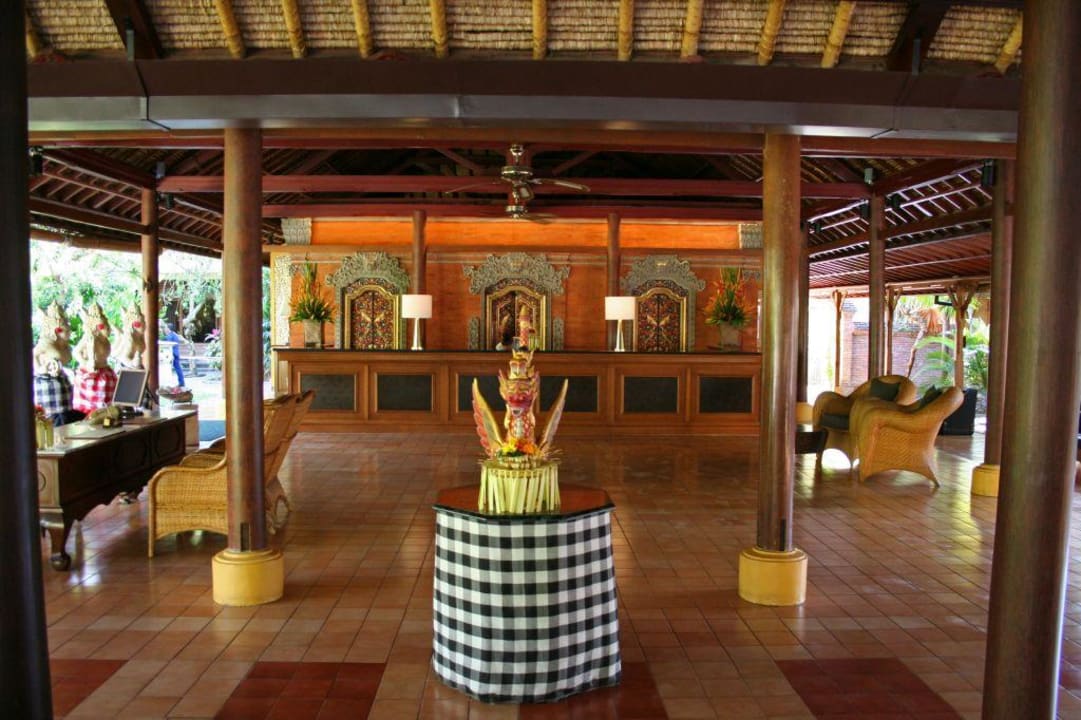 Offene Lobby Puri Santrian