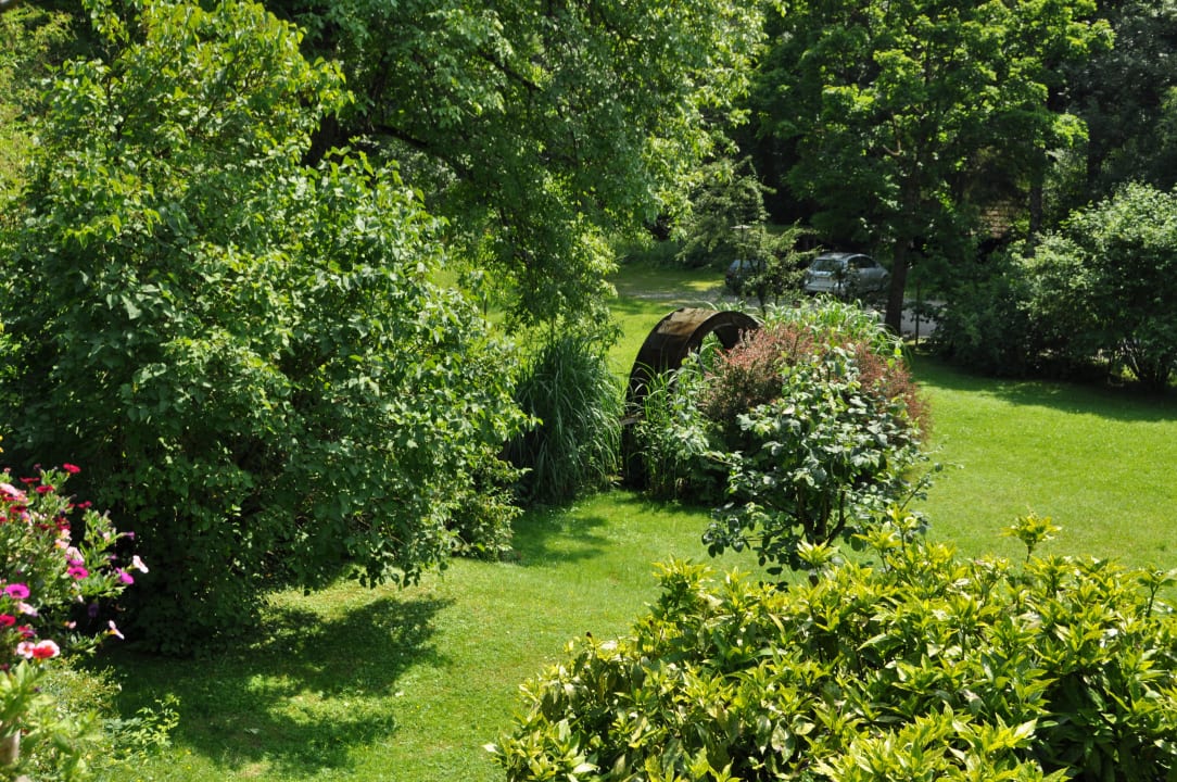 Mühlenrad im Garten  Landhotel Martinsmühle