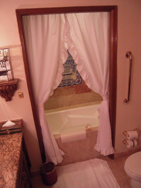 Romantisch gestalteter Eingang zur Badewanne Hotel Quinta Real