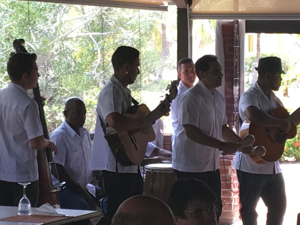 Mittags im Pool Restaurant Blau varadero - Adults only