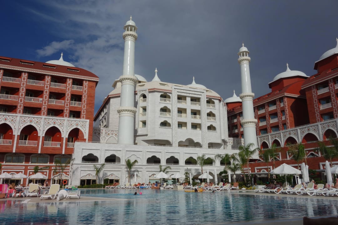 Vom Pool Rückansicht Royal Taj Mahal Hotel