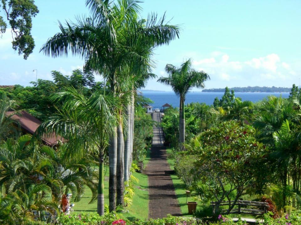 Zugang zum Bootsteg Hotel Grand Luley Resort