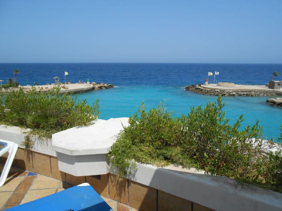 Blick in die Einfahrt zur Marina Pickalbatros Citadel Resort