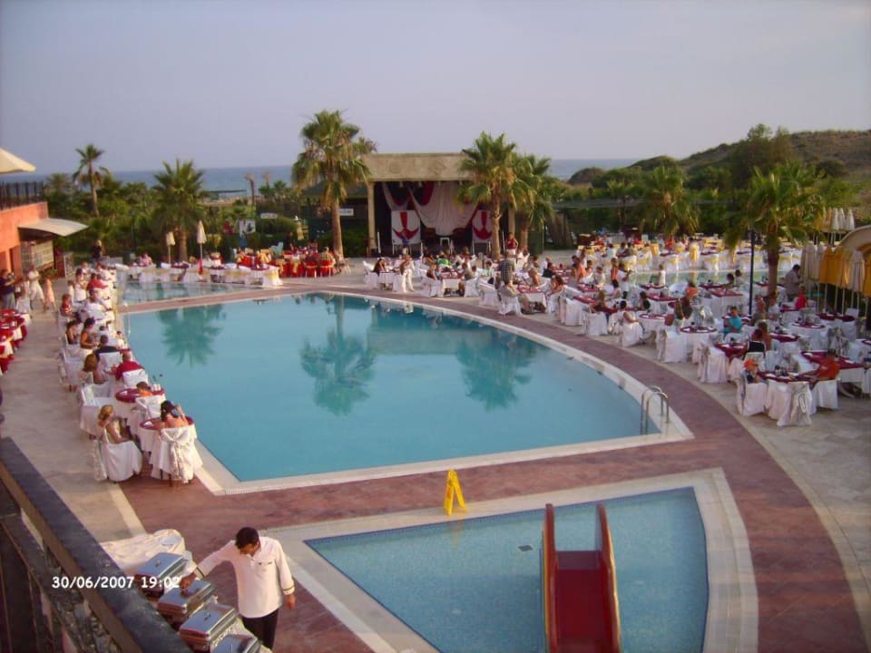 Gala Dinner Royal Atlantis Beach Hotel