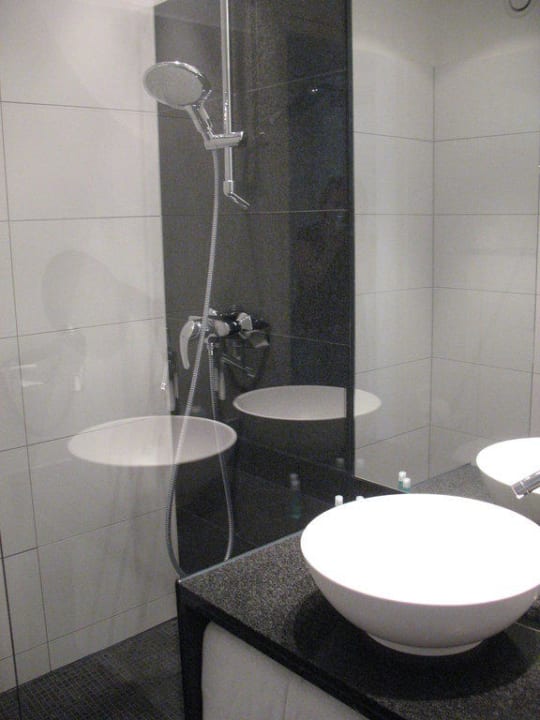 Badezimmer Motel One Berlin Ku'Damm