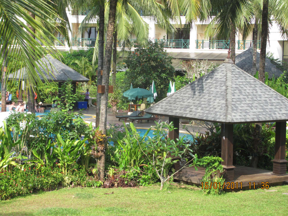 Hauptpool mit Poolbar Khaolak Orchid Beach Resort