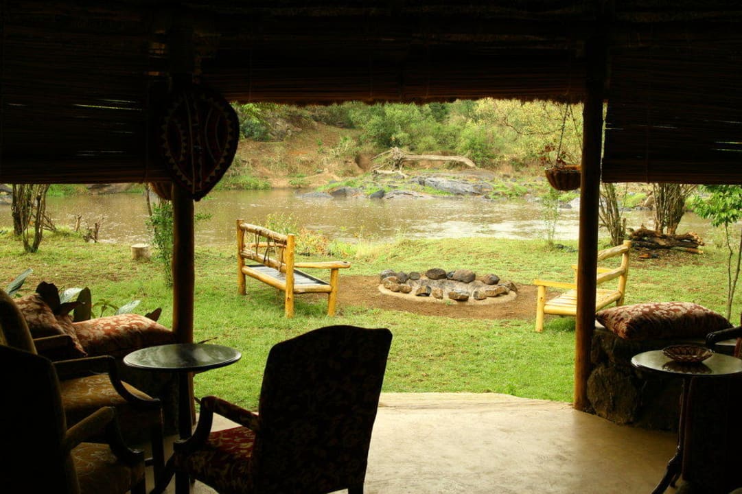 Lobby mit erstem Blick auf die Flusspferde Mara Timbo Camp