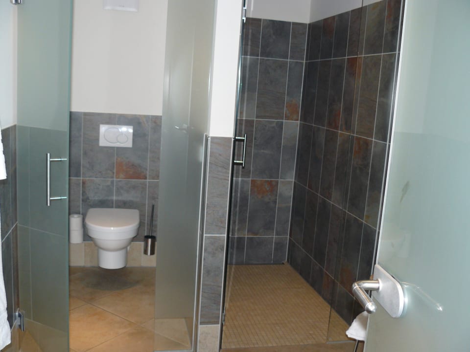 Bad mit Dusche und WC Hotel Reinerhof