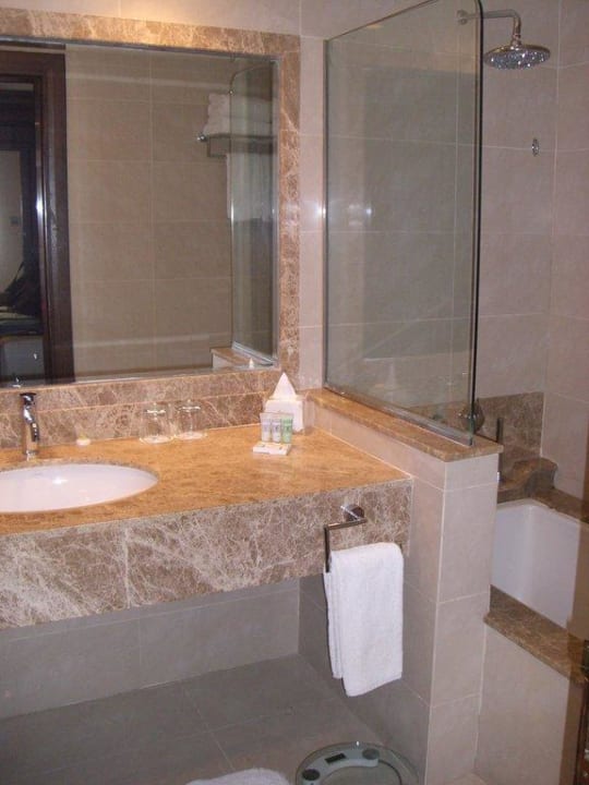 Łazienka Miramar Al Aqah Beach Resort