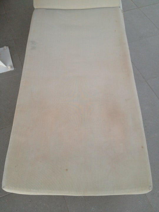 "5 Sterne Pool-Liege" -total verdreckt! Diamond Deluxe Hotel & SPA