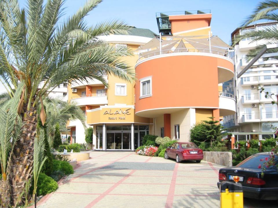 Alter Eingang zum Hotel Alaiye Resort & Spa