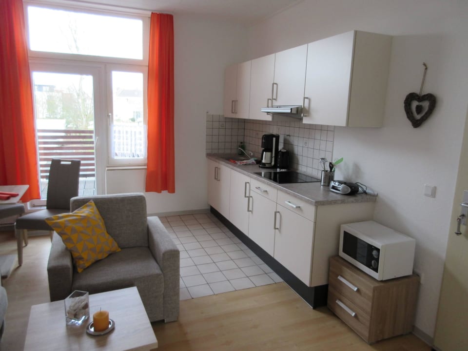 Wohnung Nr. 7 mit Balkon Wohn/Essbereich Ferienwohnungen Haus Albatros