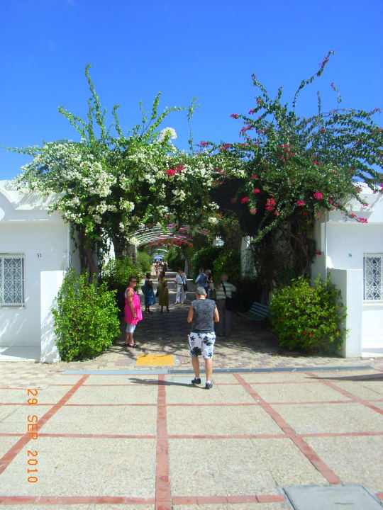 Durchgang vom Hotel zum Strand El Mouradi Club Kantaoui
