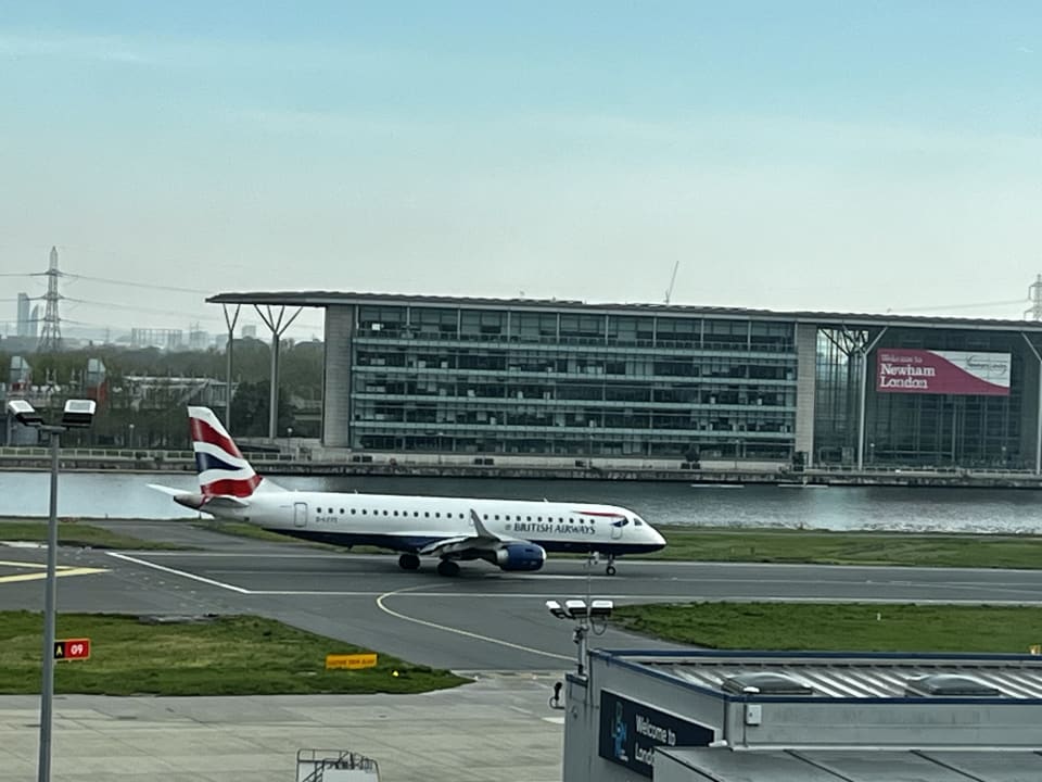 Ausblick Courtyard by Marriott London City Airport