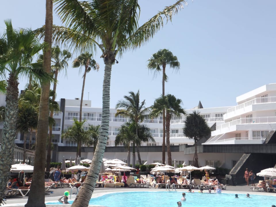 Poolbereich ohne Animationsprogramm Hotel Riu Paraiso Lanzarote
