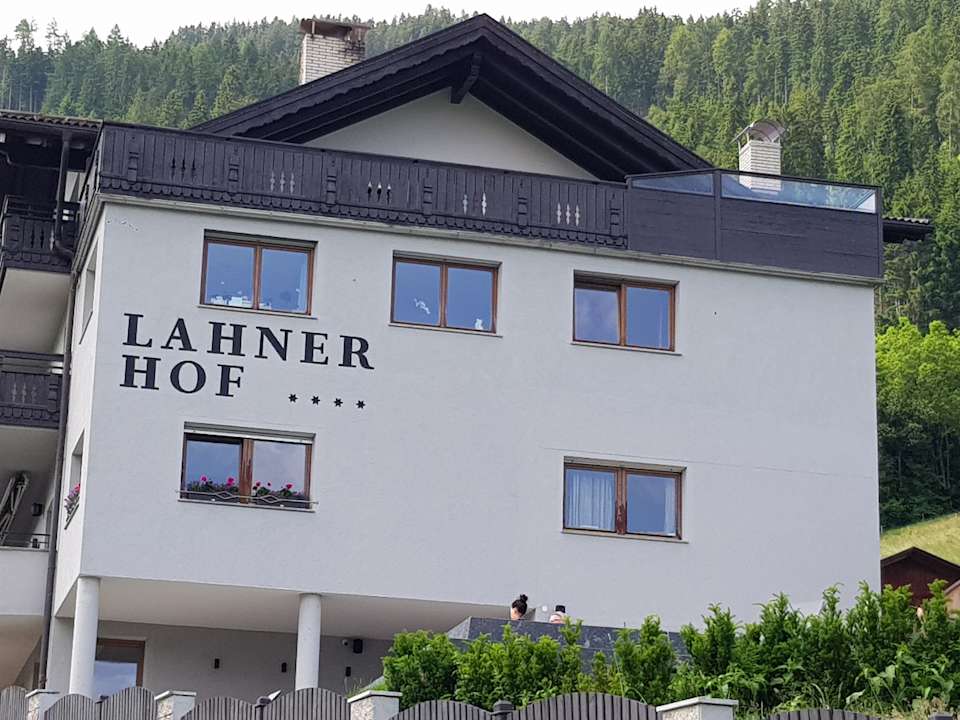 Außenansicht Hotel Lahnerhof