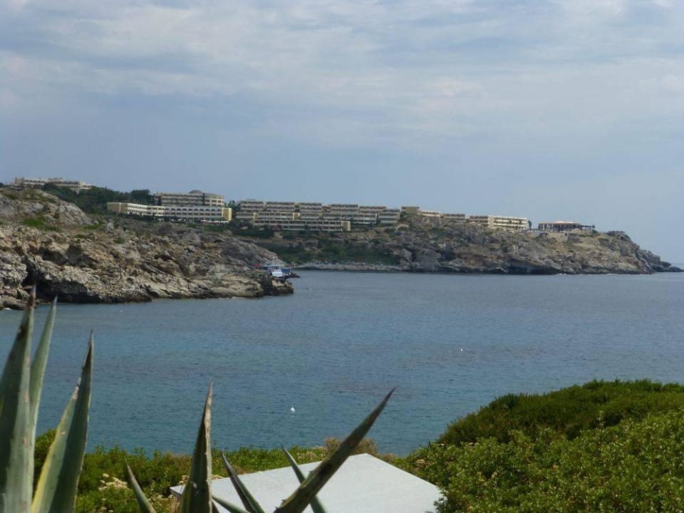 Anlage von der Hauptstrasse Hotel Kalithea Horizon Royal