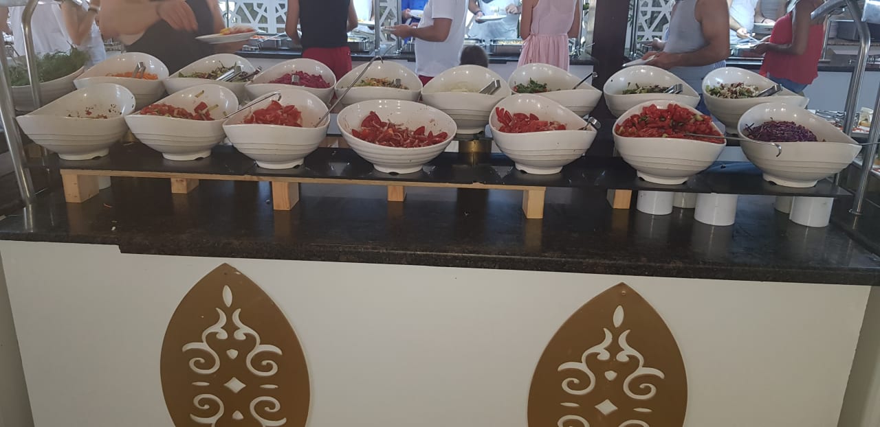 Gastro Side Royal Paradise Hotel