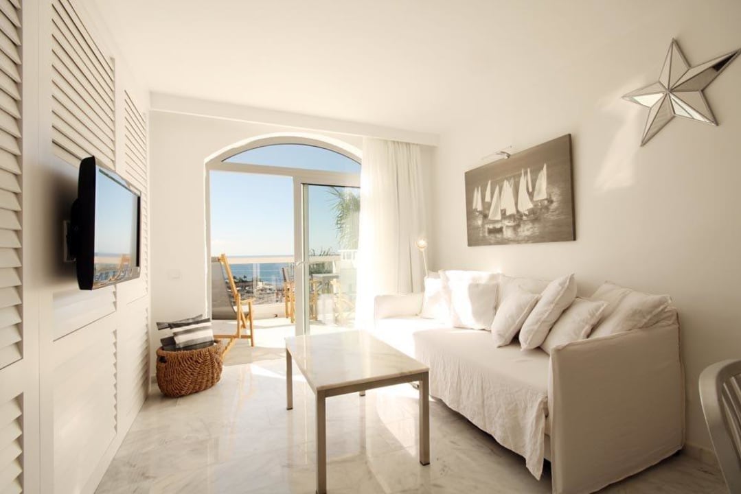 Living Room Marina Bayview - Adults only