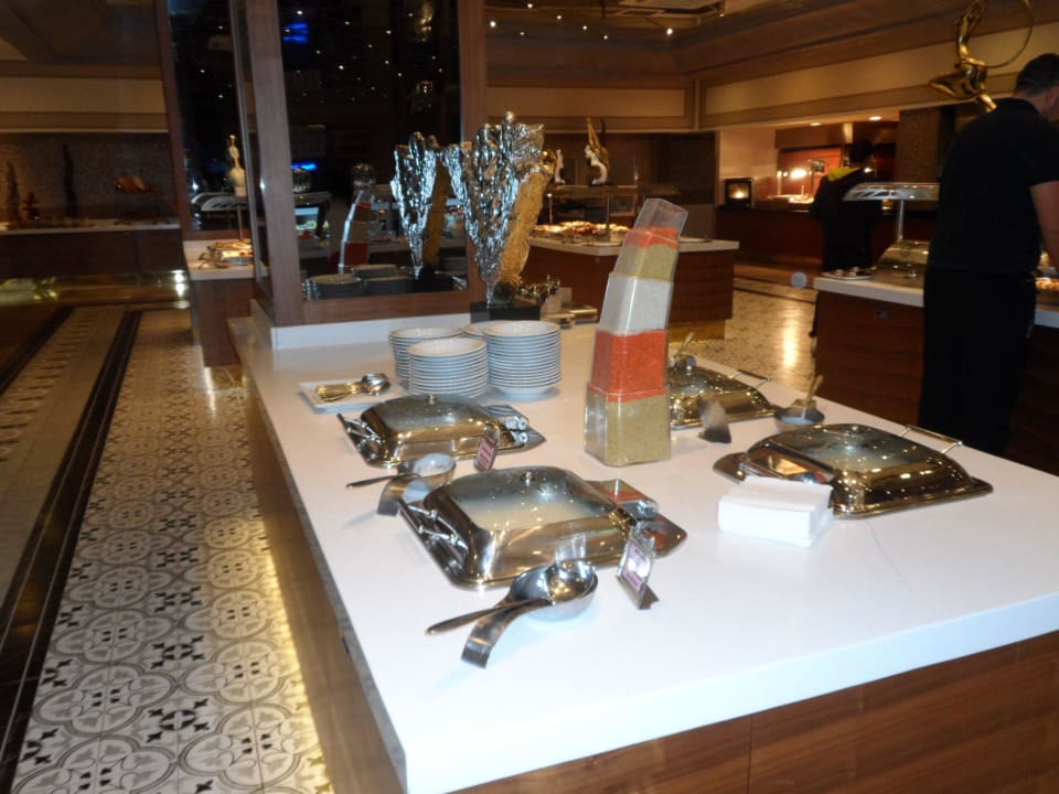 Die Auswahl war zum Frühstück schon Gigantisch Royal Holiday Palace