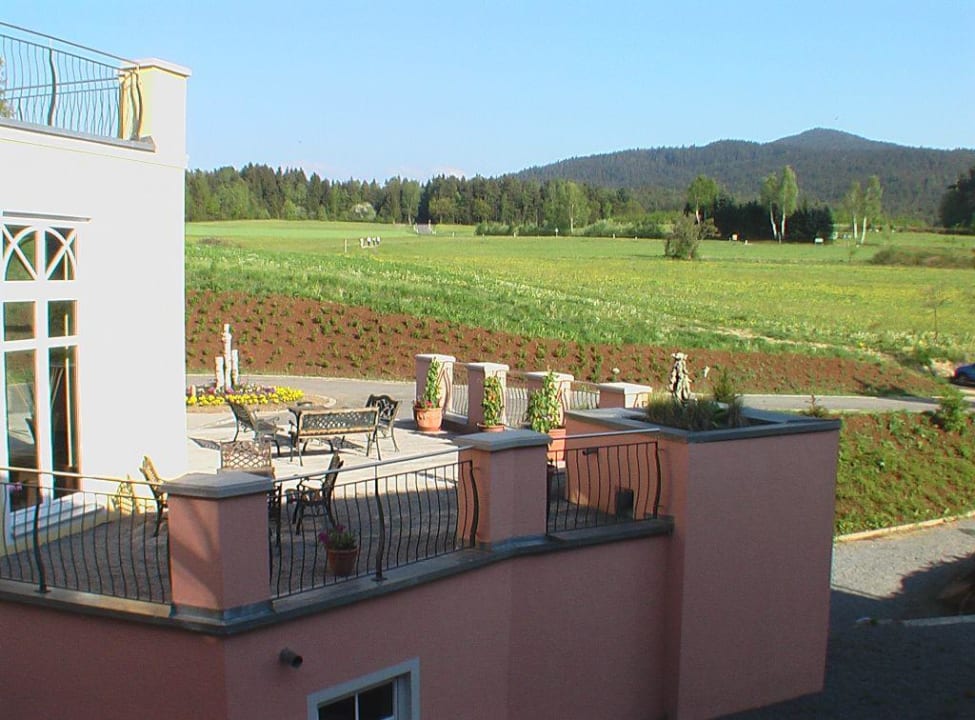 Blick vom Balkon des Hotelzimmers Spirit & SPA Hotel Birkenhof am Elfenhain