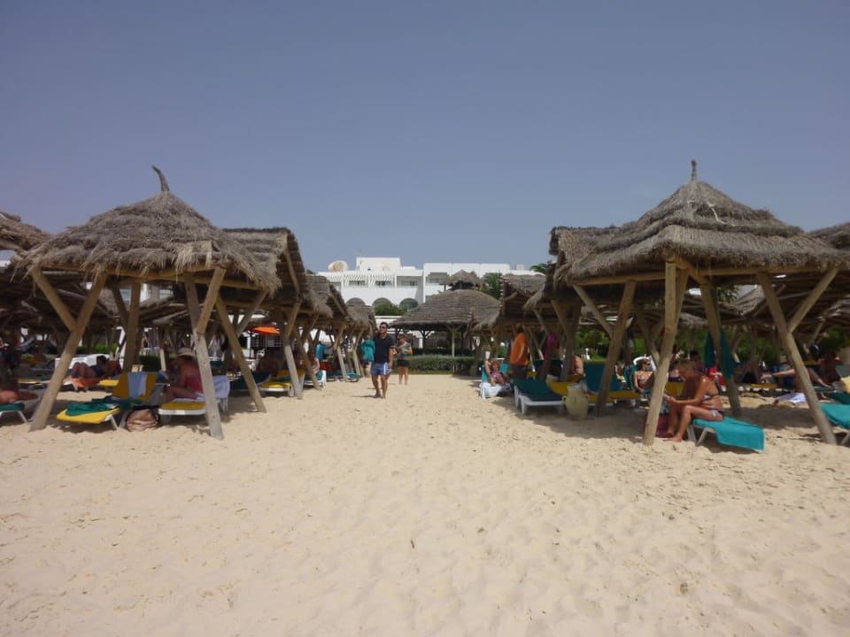 Strand mit Blick auf das Hotel The Orangers Beach Resort and Bungalows